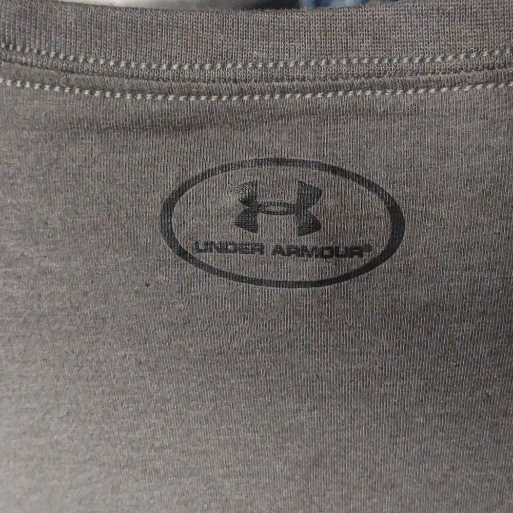 Under armour lg shirt - Picture 5 of 5
